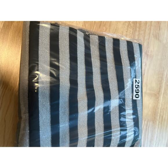 Alfred Dunner Sweater Black Silver Striped Metallic Embellished Neckline 1X JL - Picture 11 of 11